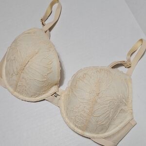 Soma Lace Underwire Lightweight Bra in Cream Size 34D